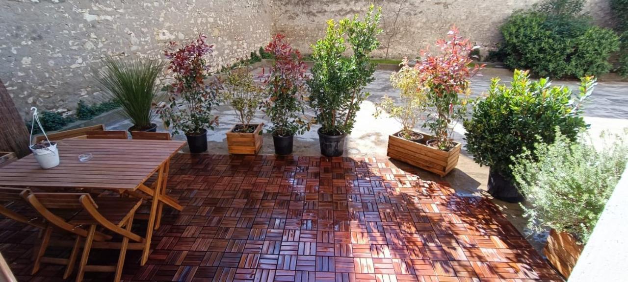 Superbe T2 Avec Grande Terrasse En Centre Ville A 5 Min A Pieds Des Arenes De Nîmes Dış mekan fotoğraf